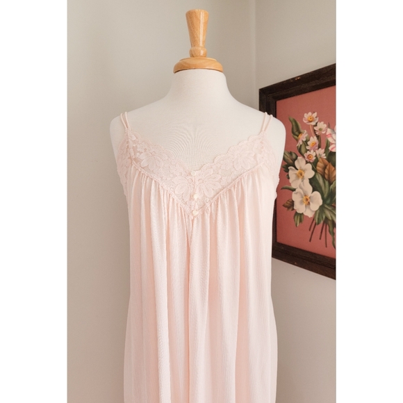 70s Pale Pink Floral Lace V Neck Split Strap Vintage Neutral Maxi Nightgown - Picture 15 of 16